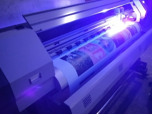 UV卷材写真机关于油墨的使用与储存方案